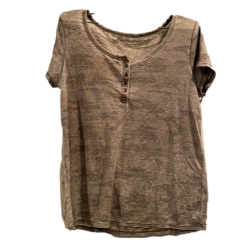 American Eagle Outfitters Shirt. Size medium.